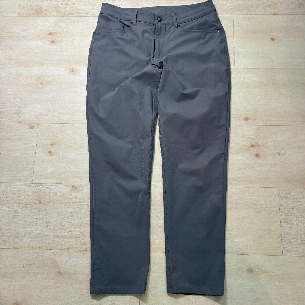 Lululemon Men's ABC Commission Gray Classic Fit Pants Size 31